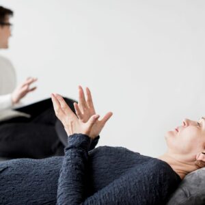 Comment l’accompagnement transforme votre démarche de travail intérieur